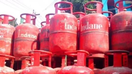 Cylinder prices got cheaper, reduction of up to 17 rupees Raipur news hindi news latest news big news khabargali 