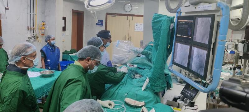 Laser cut angioplasty was done for the first time in Ambedkar Hospital, Raipur, Chhattisgarh got international fame Chhattisgarh News latest news raipur News khabargli 
