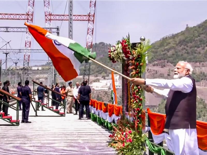 PM Narendra Modi inaugurated Chenab Bridge and Anji Bridge, flagged off Vande Bharat… latest news hindi news big news pm modi  khabargali 