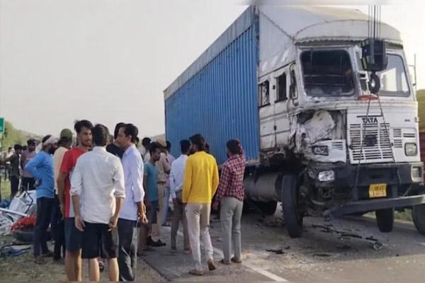 The joy of marriage turned into mourning, 5 people including the bride and groom died। Hindi news big news latest news  jaypur news khabargali 