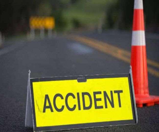 A car full of baraatis overturned, 4 people died and 15 were injured latest news hindi news big news khabargali 