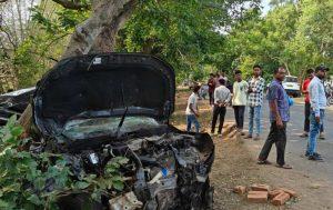 Drunk car driver hits 2 bikes, 4 young men and women returning from birthday celebrations die latest News hindi News big News Chhattisgarh news khabargali 
