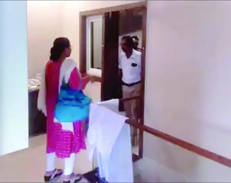 44 lakh rupees stolen along with gold biscuits, CCTV DVR also taken away cg hindi news Big news latest news Chhattisgarh News cg hindi News khabargali 