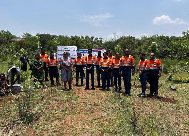 Adani Foundation gave the message of environmental protection through awareness program, drawing competition and tree plantation, students participated enthusiastically in the World Environment Day program, Jamul, Bhilai, Khabargali