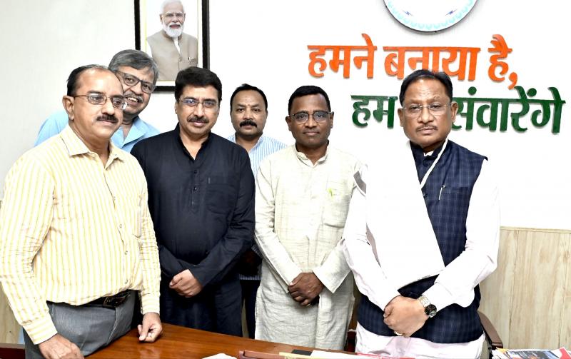 Government should arrange motivational tour of Cellular Jail for children, Maharashtra Mandal President Kale made this demand in a meeting with Chief Minister Vishnudev Sai, Chhattisgarh State Medical Service Corporation Limited Chairman Deepak Mhaske Raipur, Chhattisgarh, Khabargali,