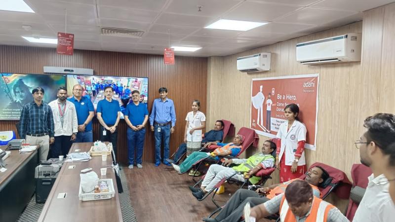 Four-day massive blood donation camp organized in Chhattisgarh on the initiative of Adani Foundation. More than 2800 units of blood donated, more than 37,000 plants planted on the birthday of Adani Group Chairman Shri Gautam Adani, Chhattisgarh, Khabargali