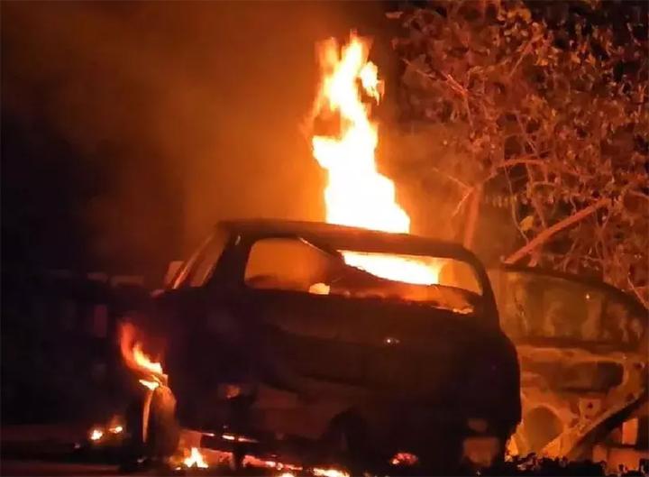 Tragic accident on National Highway 30, car caught fire after colliding with the bridge cg News big News latest News khabargali 