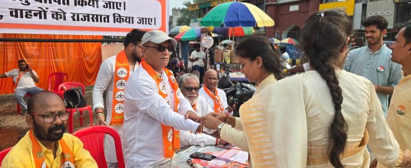 Shiv Sena's target is to collect 10 lakh signatures for cow protection in the state. Shiv Sainiks are running a door to door mega signature campaign since last one month. Raipur, Khabargali, Shiv Sena State Chief Dhananjay Singh Parihar, General Secretary Resham Jangde
