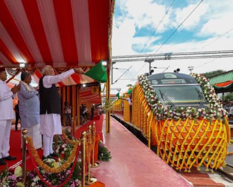 3 more Vande Bharat trains including Amritsar-Katra, PM flagged off in Bengaluru hindi news big news latest news khabargali 