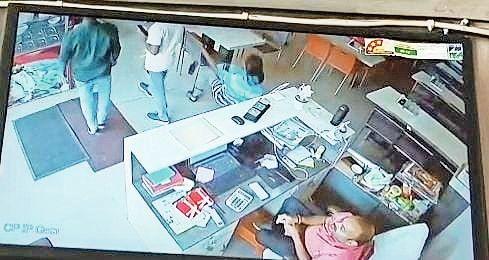 A young man arrived at a hotel for breakfast, died of a silent attack cg news hindi News big news latest News khabargali 
