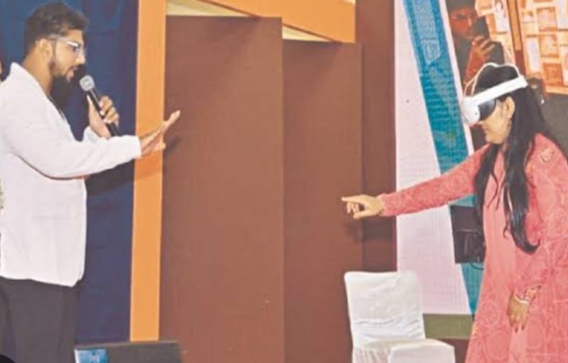 Youth created the first Chhattisgarhi virtual quiz show, prepared using coding, children will play wearing headsets Chhattisgarh News hindi News latest RAIPUR NEWS Khabargali 