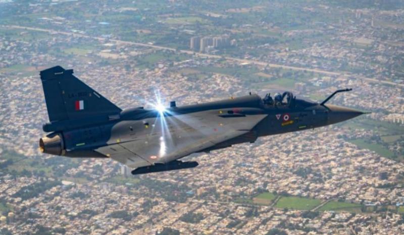 The Air Force will get a new boost, the Army will get 97 Tejas aircraft to replace the MiG-21, an agreement between the Ministry of Defense and HAL hindi News big News latest News khabargali 