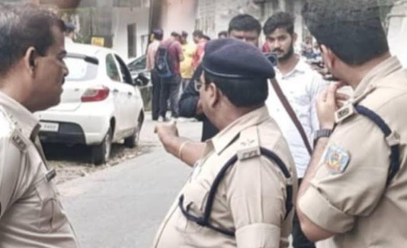30 lakhs looted from a Jharkhand businessman in broad daylight, crime was committed by pouring chilli powder in his eyes  hindi News big news latest News khabargali 