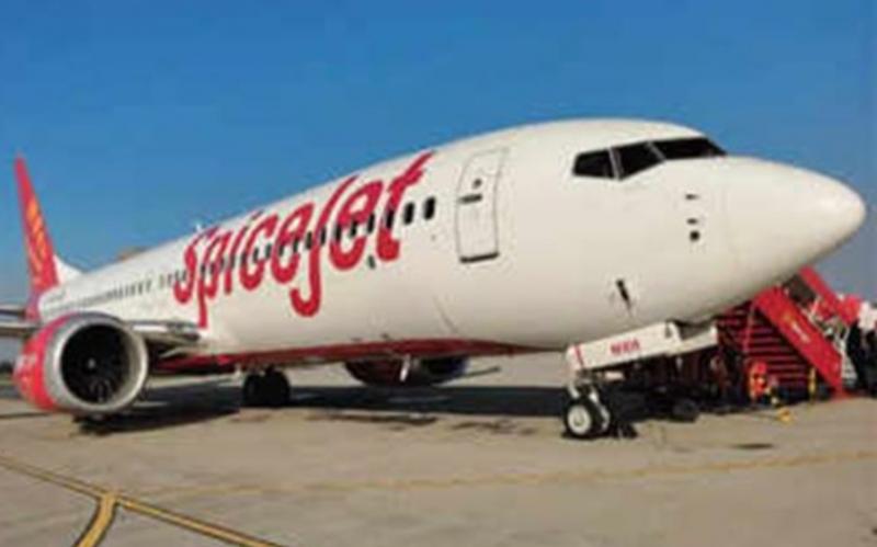 The wheel of the plane coming to Mumbai fell on the runway, there were 78 passengers on board, the pilot declared an emergency hindi News big news latest News khabargali