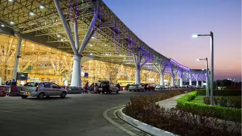 Raipur's Swami Vivekananda Airport is among the top 10 airports, handling 1.8 million passengers annually. Hindi news latest news khabargali