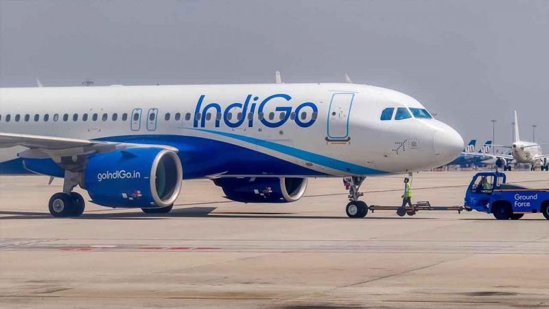 Indigo Airlines suffers technical glitch, Mumbai-Ahmedabad, Bengaluru and Delhi flights affected, 1000 passengers stranded hindi News latest News khabargali 