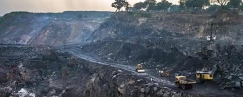 2 dead, over 24 sick due to coal mine gas leak hindi News big news khabargali 