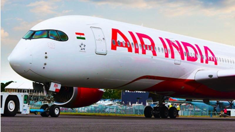 An Air India Express flight from Jeddah to Calicut made an emergency landing after a tyre burst in Cochin. Hindi News latest News khabargali 