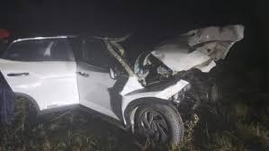  हरिद्वार रोड पर डंपर से टकराई कार, जलसे से लौट रहे चार लोगों की मौत खबरगली Four people returning from a procession died after their car collided with a dumper on Haridwar Road. Bijnor hindi news latest news khabargali 