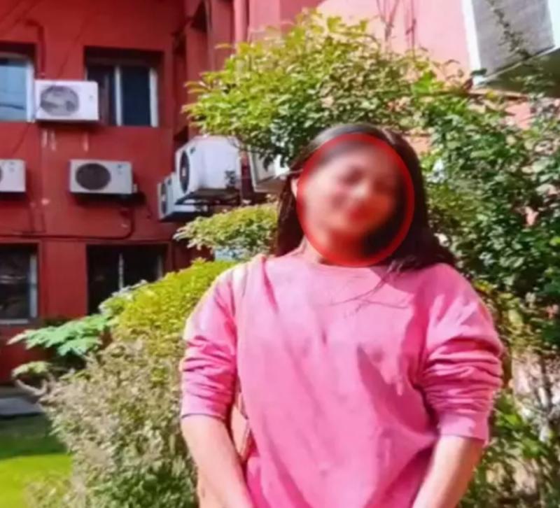 17-year-old minor girl commits suicide, body found hanging in house hindi news latest News khabargali 