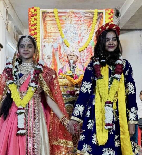 Bhagavata Katha resonates in Gayatri Nagar, Raipur; devotees rejoice at the marriage ceremony of Shri Krishna and Rukmini; community feast on the 25th; organized by Pujya Shri Shivanand Maharaj Ji of Chitrakoot Dham, Chhattisgarh, Khabargali.