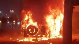An out-of-control Thar car crushed seven people, including a woman, in Patna, and an angry mob set the vehicle on fire.