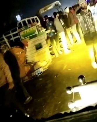 A family going to take a bath on Makar Sankranti met with an accident, 5 died and 12 were seriously injured.