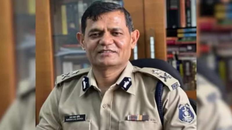 Breaking News: Senior IPS Officer Ratan Lal Dangi Suspended in Chhattisgarh; Government Takes Strict Action After Objectionable Photos Go Viral | Chhattisgarh | Khabargali
