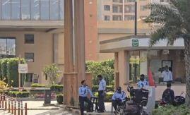 A man jumped from the 23rd floor of a building with his 2-year-old daughter in his lap; police are investigating hariyana hindi news latest khabaragali 