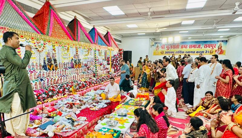 Raipur: 1400 married women performed collective Randal Mata puja, the confluence of devotion and power filled the New Timber Market with reverence, Chhattisgarh, Khabargali