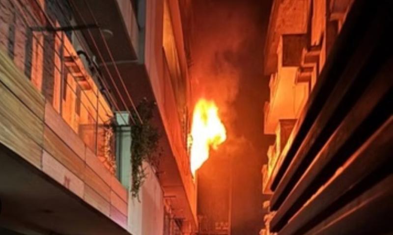 IAS officer dies after AC blast causes massive fire hindi news latest news big khabargali  hindi news latest news khabargali 