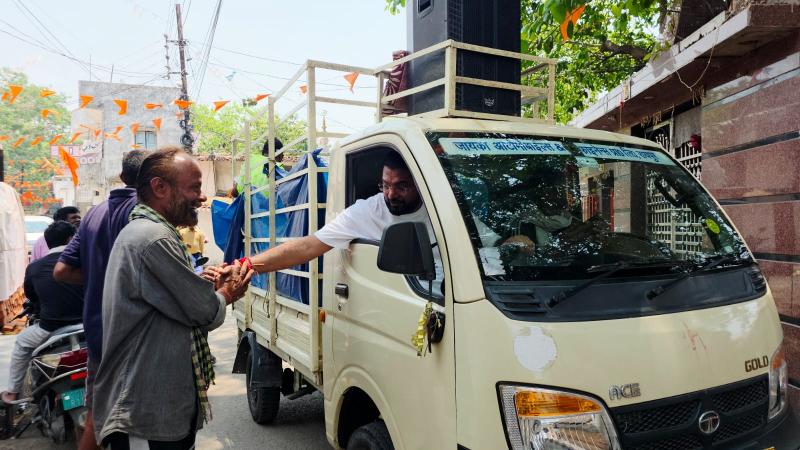 Leader of Opposition Akash Tiwari personally took the helm of a garbage truck, targeting the 'triple engine' government of Raipur Municipal Corporation, Chhattisgarh, Khabargali