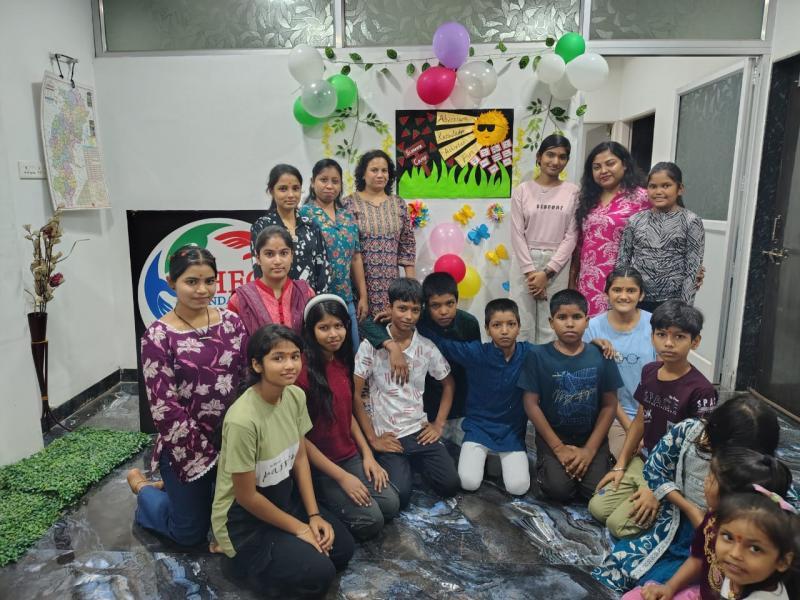 20 day summer camp concluded on a grand note in Raipur, courtesy Pathashala, Raipur and UHFC Foundation. Children learnt the art, dance and personality development skills. Mahendra Singhania, dentist and social worker Dr Abhishek Mishra, Sonam Srivastava, founder and director of UHFC Foundation, Raipur, Chhattisgarh, Khabargali