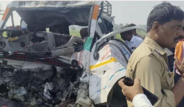Horrific road accident on National Highway, tragic death of 10 people uttarpradesh hindi news khabargali 