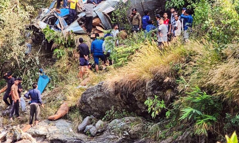  Scorpio falls into 800-feet deep gorge in Maharashtra, 8 people die tragically hindi news latest khabargali 