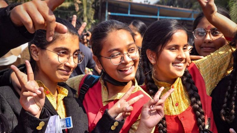 10th-12th toppers will receive Rs 2 lakh each, a list of 10 students has been prepared. Hindi News latest News khabargali 