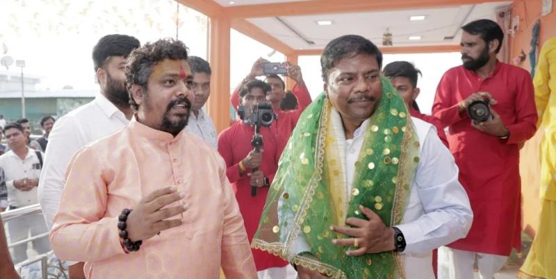 Cabinet Minister Kedar Kashyap visited the divine abode of Maa Matangi; he offered prayers and sought blessings for the state's prosperity. Hindi news latest news khabargali 