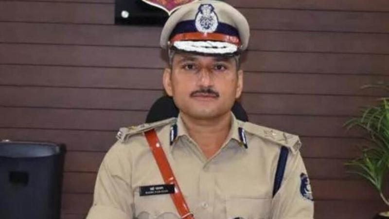 Major administrative reshuffle in Chhattisgarh Police Department; IPS Badrinarayan Meena appointed as the new IG of Bastar Range. raipur chhattisgarh hindi news khabargali 