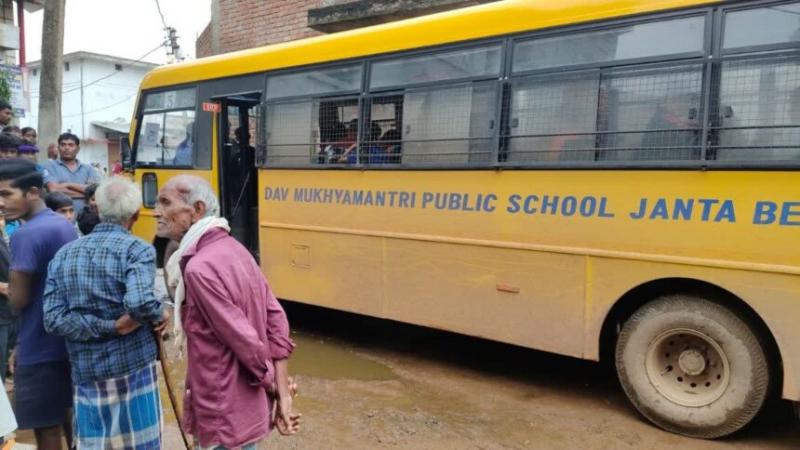 School bus runs over 3-year-old girl; driver and conductor arrested. chhattisgarh news bemetara news khabargali 