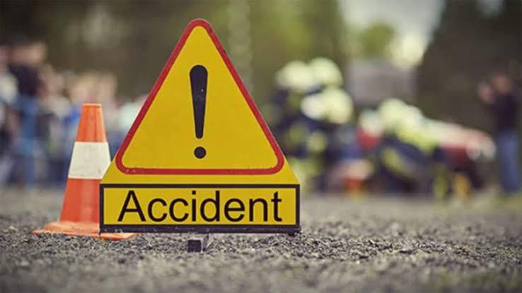 Vehicle runs over laborers on an overbridge in Raipur and flees 2 die on the spot latest News hindi News khabargali 