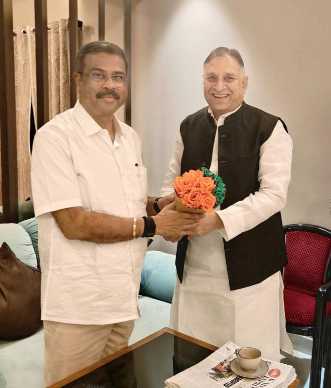 Dharmendra Pradhan, Chhattisgarh Disabled Finance and Development Corporation, Lokesh Kavadiya, Self-made products for disabled people, Dr. Sampat Agarwal, Sambalpur News, Khabargali